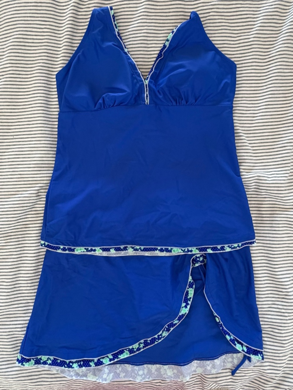 NWOT Halter Neck 2 piece Tankini, size large